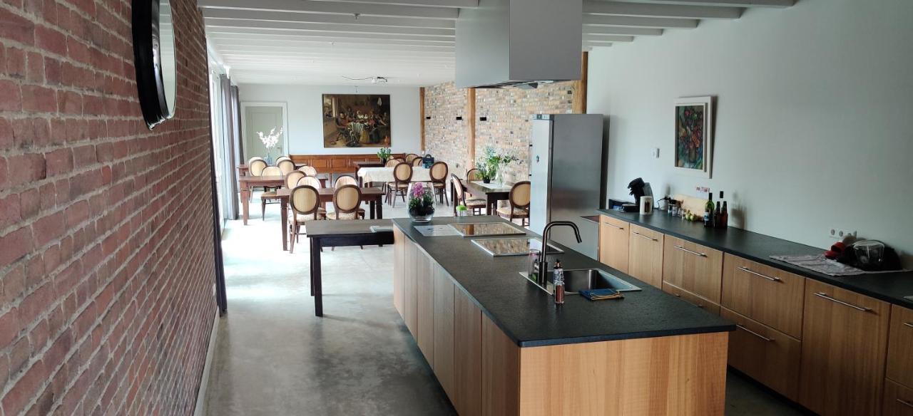 B&B Groepsaccommodatie De Pastorie Lage Mierde Luaran gambar
